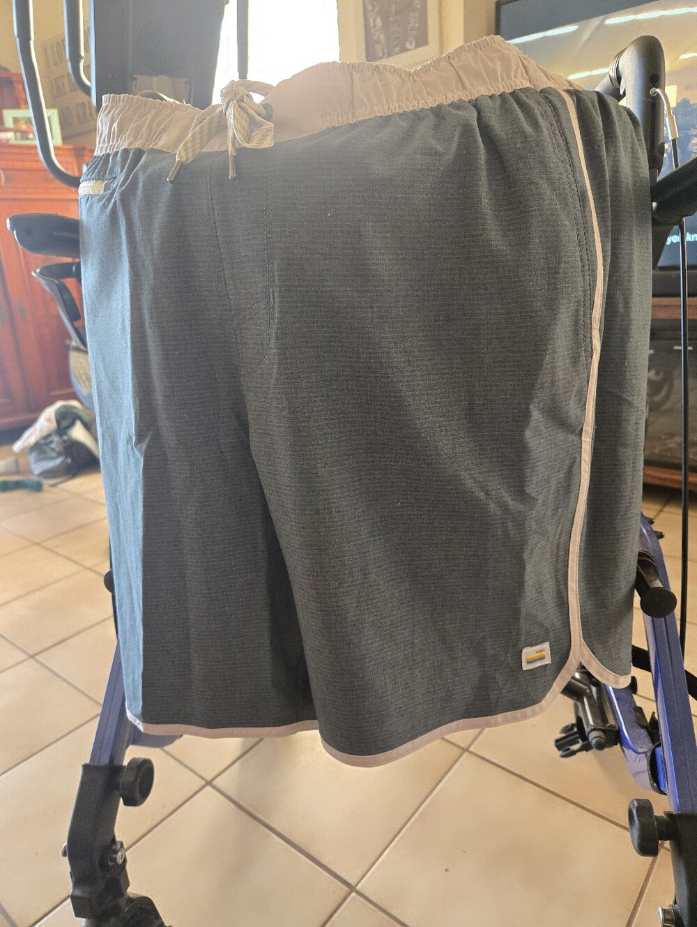Vuori Banks Shorts 7" Azure White Trim